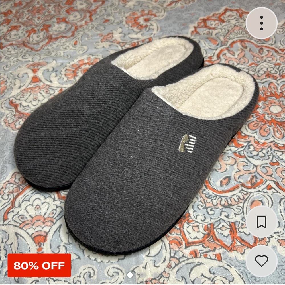Men's Gray and White Slippers